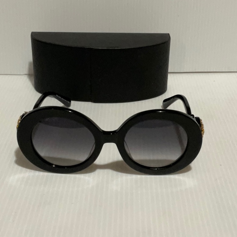 Prada woman’s sunglasses spr 27QS round frame made in Italy